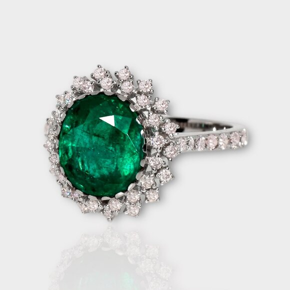 Emerald Engagement Ring - Picture 3 of 9